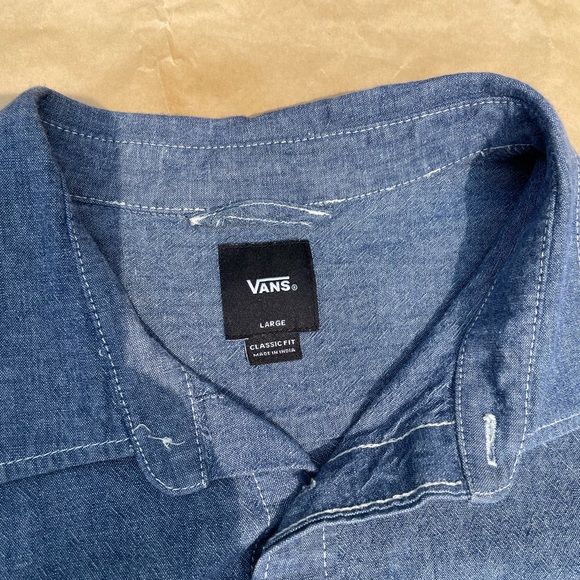 Vans long sleeve, classic cut denim button up, men’s Lg - Picture 2 of 5